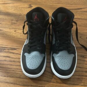Air jordan 1 mid black/particle grey/white/ gym red